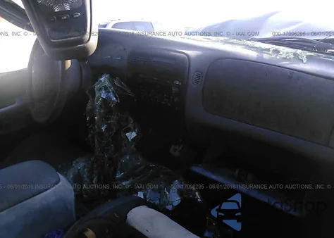 1999 Ford Explorer из США, поврежденный, VIN 1FMZU35P5XZB27430